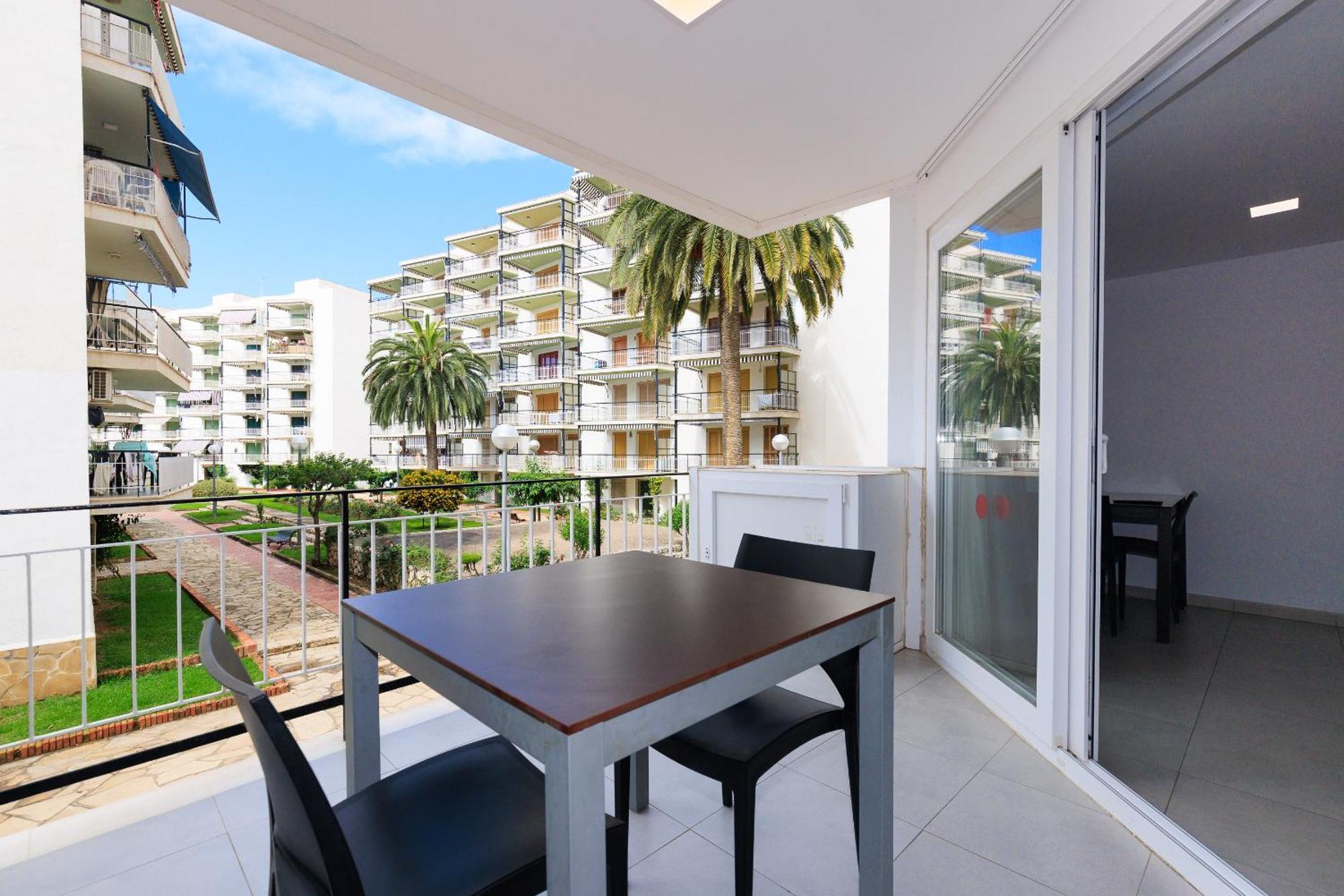 Rentalmar Aries Plus Salou Exterior photo
